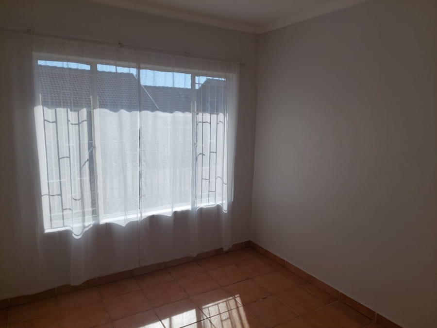 To Let 2 Bedroom Property for Rent in Meiringspark North West